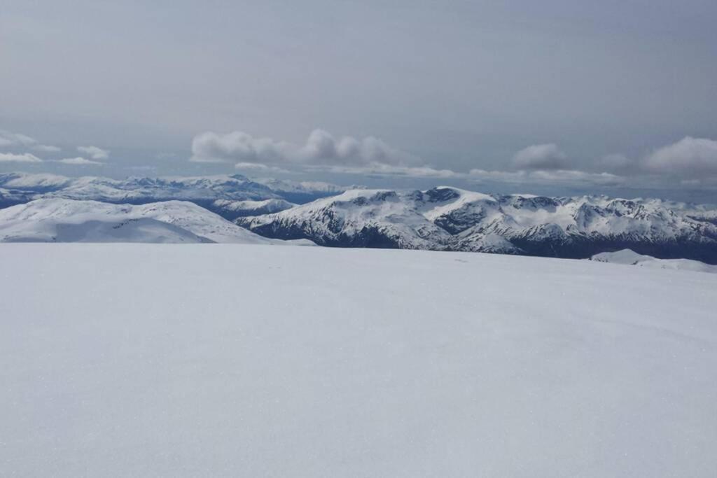 Volda Bakken, Ferieboligヴィラ エクステリア 写真