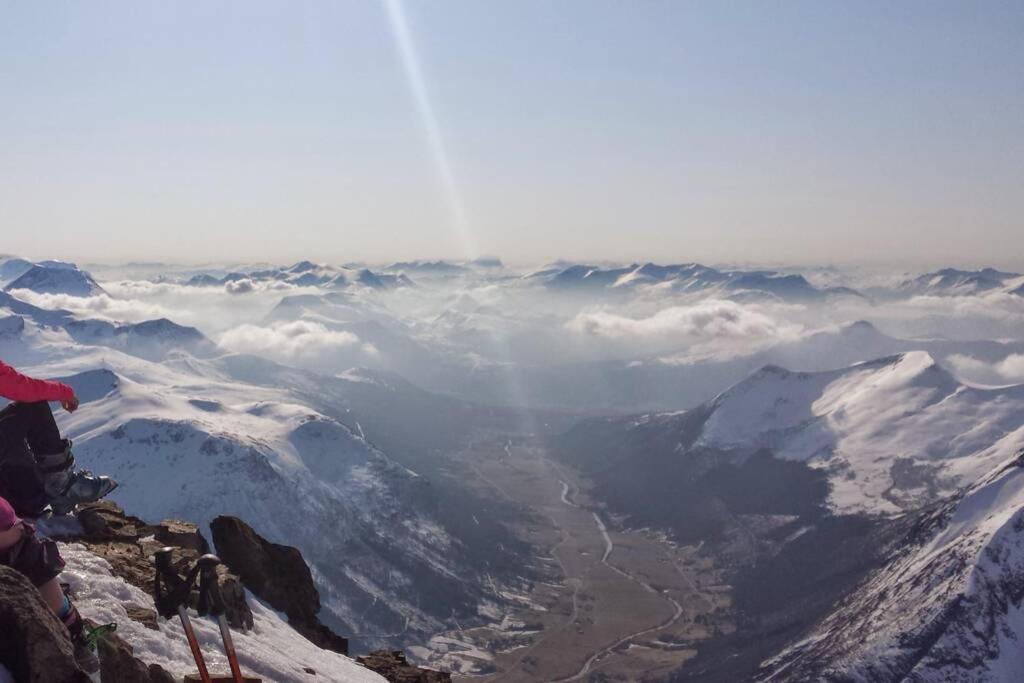 Volda Bakken, Ferieboligヴィラ エクステリア 写真